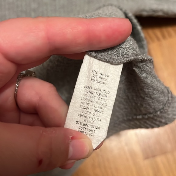 Vestique Gray waffle knit top v-neck top‎ Size Small - Picture 8 of 12